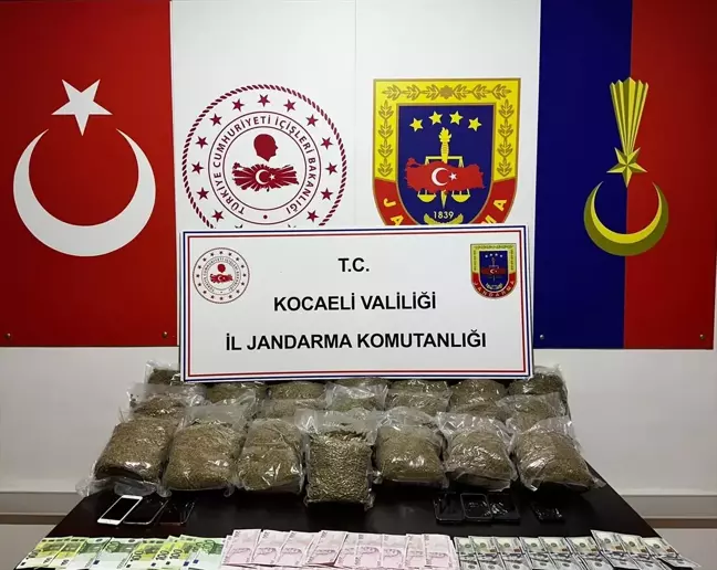 Gebze'de 23 Kilogram Sentetik Uyuşturucu Ele Geçirildi, 5 Şüpheli Tutuklandı