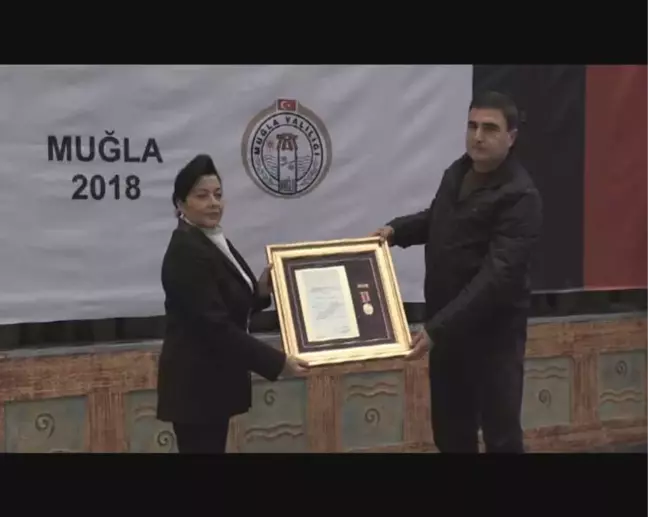 Fetö'cü Hainlerle Çatışırken Gazi Polisler Onurlandırıldı