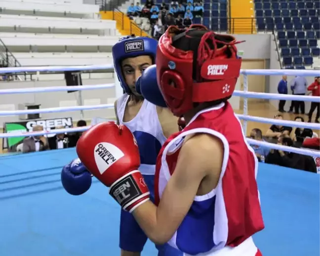 Üst Minikler Türkiye Boks Şampiyonası Mersin'de Başladı