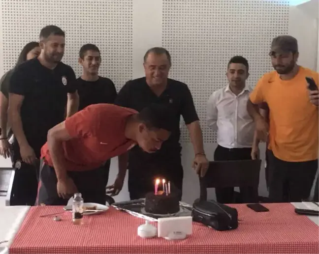 Galatasaray'da Fernando'nun Doğum Gününü Kutladı