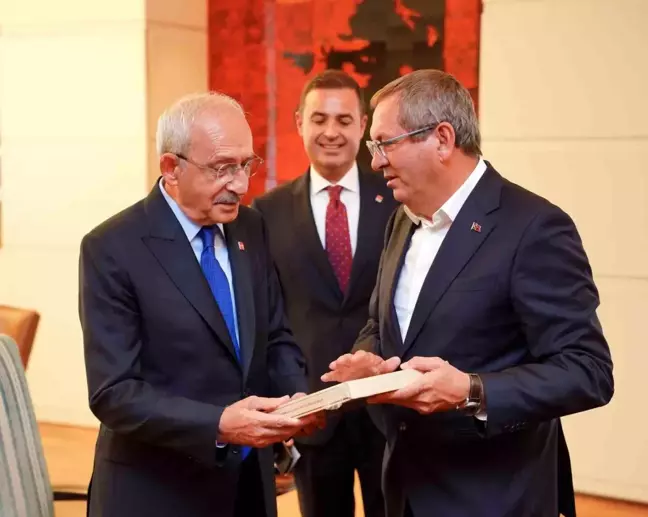 CHP Genel Başkanı Kemal Kılıçdaroğlu Ayvalık Belediye Başkanı Mesut Ergin ile Buluştu