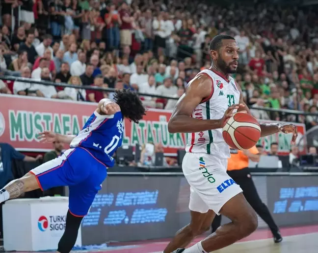 Anadolu Efes, Pınar Karşıyaka'yı yenerek finale çıktı