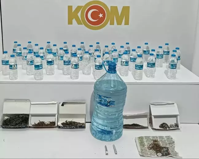 Samsun'da Kaçak İçki ve Uyuşturucu Operasyonu: 40,5 Litre Alkollü İçki ve Esrar Ele Geçirildi