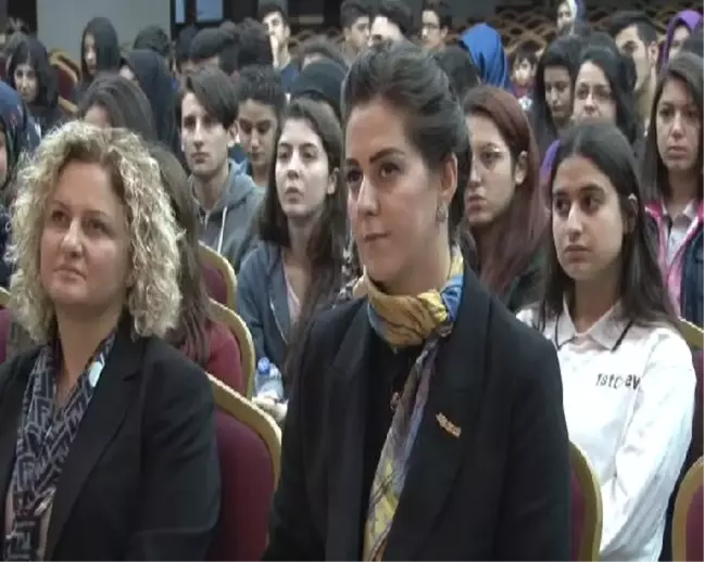 Nilhan Osmanoğlu Lise Öğrencilerine Hitap Etti: Devletin Çıkarlarının Başladığı Yerde Basın...
