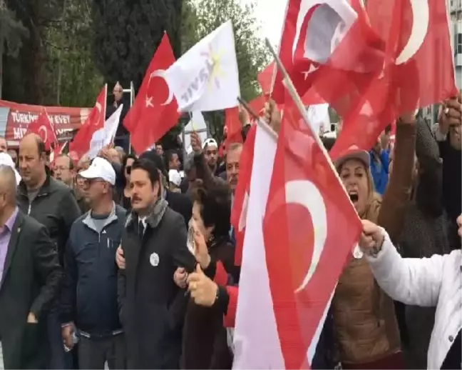 CHP'nin 'Hayır' Çadırı İbb Ekipleri Tarafından Söküldü