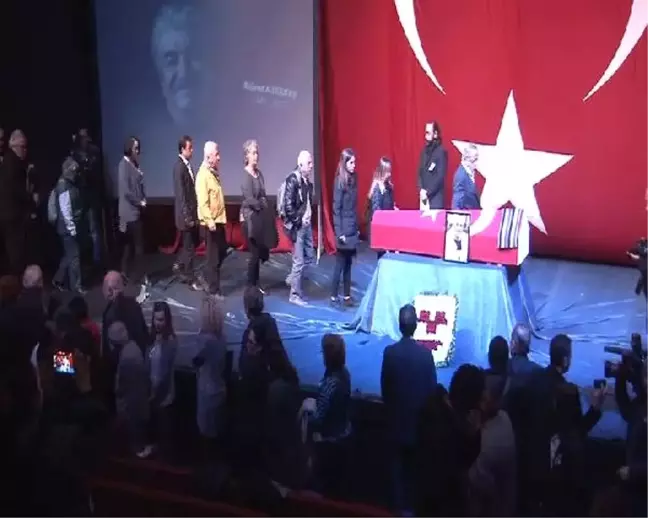 Usta Oyuncu Bülent Kayabaş İçin İlk Tören Muhsin Ertuğrul Sahnesi'nde Düzenlendi (2)