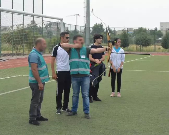 Ceyhan'da yükümlülere yönelik okçuluk turnuvası