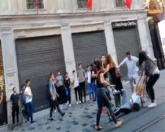 İstiklal caddesi'nde 'meydan savaşı'...