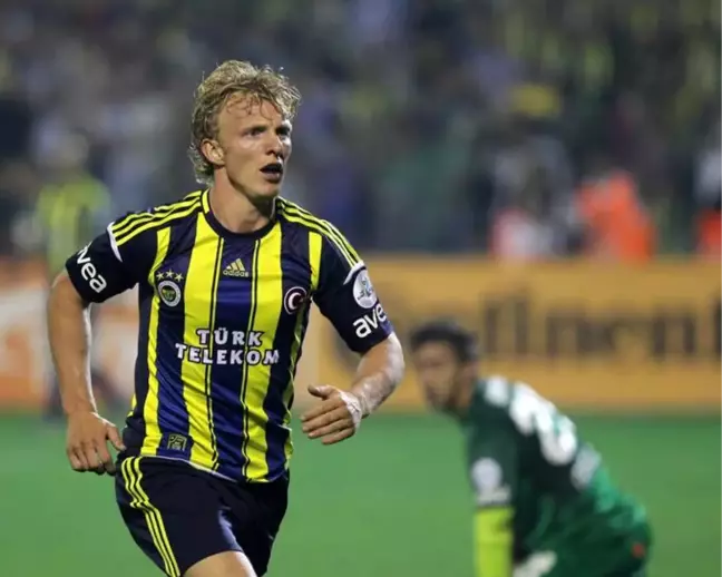 Fransız gazeteci Manu Lonjon, Fenerbahçe'nin teknik direktörlük için Dirk Kuyt ile görüştüğünü yazdı