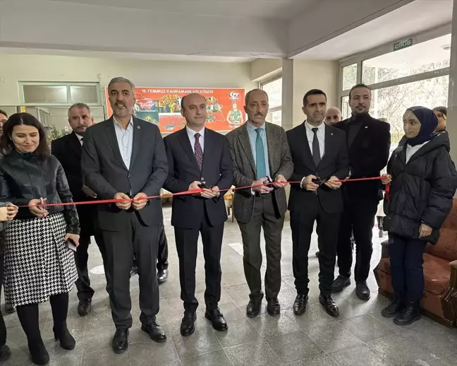 Elazığ'da Öğrenciler ve Öğretmenler Tarafından Gazze İçin Kermes Düzenlendi