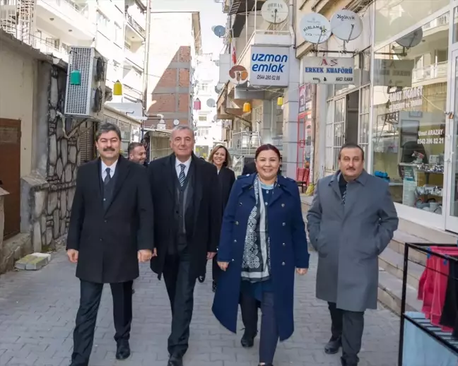 AK Parti Kırşehir İl Başkanı ve Milletvekili Esnafı Ziyaret Etti