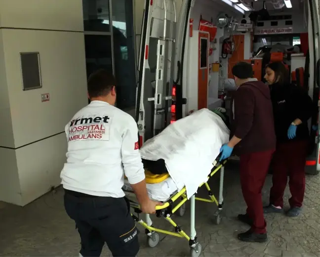 Merdivenden Düşen İşçi Ağır Yaralandı