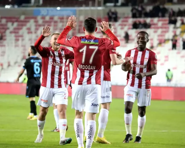Sivassporlu Erdoğan Yeşilyurt gol sayısını 6'ya yükseltti