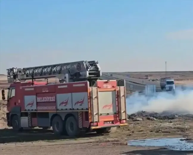 Şırnak'ta Seyir Halindeki Tır Yangını Kontrol Altına Alındı