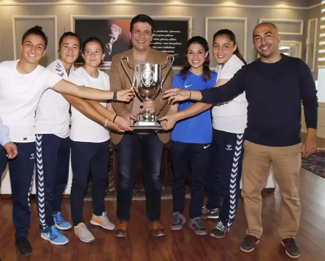 Futbol'da Kadınlar Ligi Başlıyor
