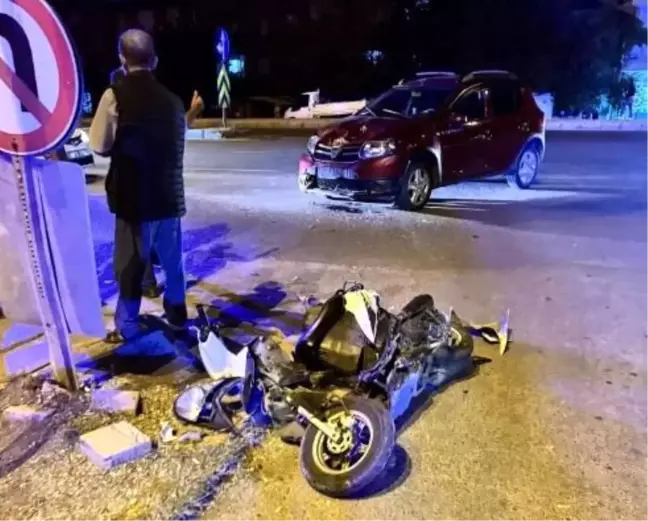 Kütahya'da otomobil ile motosiklet çarpıştı, 1 kişi yaralandı