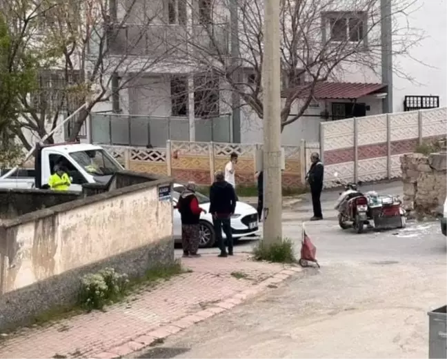 Elazığ'da Sepetli Motosiklet ile Otomobil Çarpıştı: 2 Yaralı