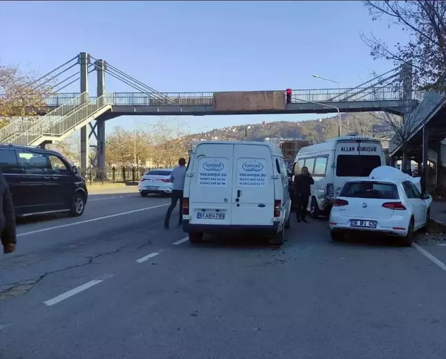 Giresun'da 4 Araçlı Trafik Kazası: 3 Yaralı