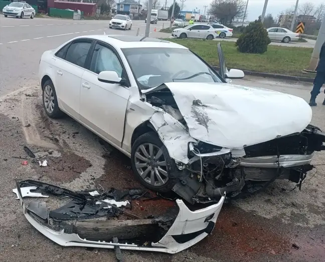 Samsun'da Trafik Kazası: 2 Yaralı