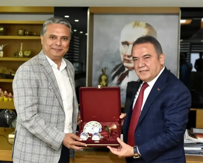 Başkan Muhittin Böcek, Ümit Uysal'la bir araya geldi