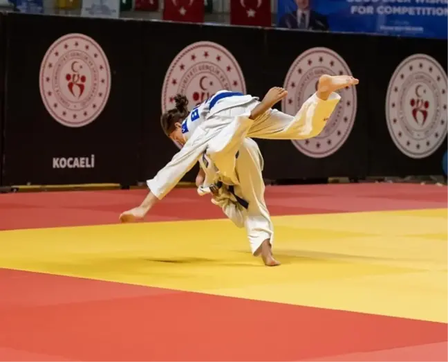 Ümraniye Belediyesi Spor Kulübü, Uluslararası Karete Do Şampiyonası ve Judo Yıldızlar Avrupa Kupası'nda 9 madalya kazandı