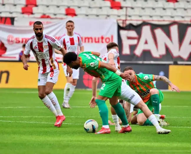 Antalyaspor, Alanyaspor'u 2-1 Mağlup Etti