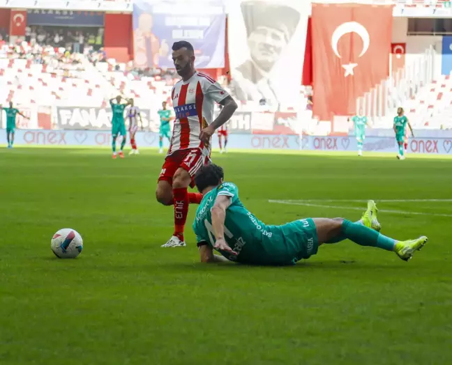 Antalyaspor, Bodrum FK'yi 3-2 Yenerek Büyüledi