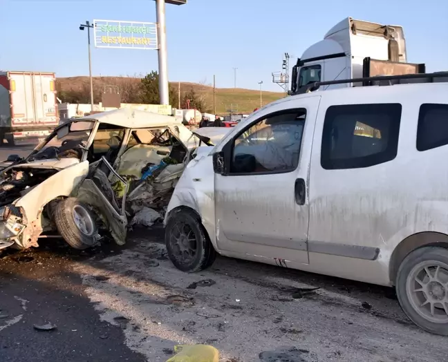 Kırıkkale'de Trafik Kazası: 2 Ölü, 2 Yaralı