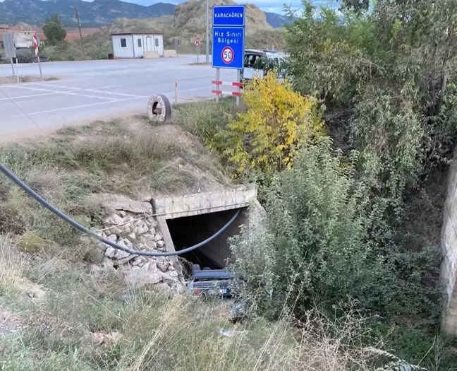 Sinop'ta menfeze devrilen araçtaki 2 kişi yaralandı