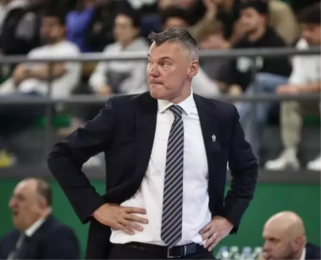 Anadolu Efes, Fenerbahçe Beko'yu EuroLeague Türk derbisinde konuk edecek