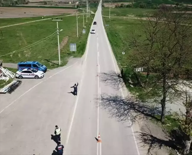 Edirne'de Jandarma Ekipleri Dron ile Trafik Denetimi Gerçekleştirdi