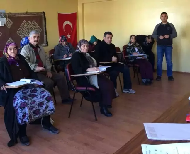 Kaymakam İmamoğlu, Okuma Yazma Kursunu İnceledi