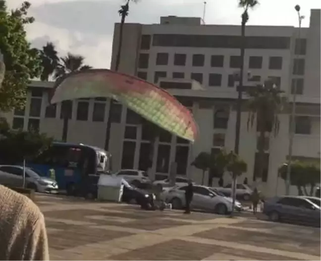 İniş Sırasında Yere Çakılan Paraşütçü Yaralandı