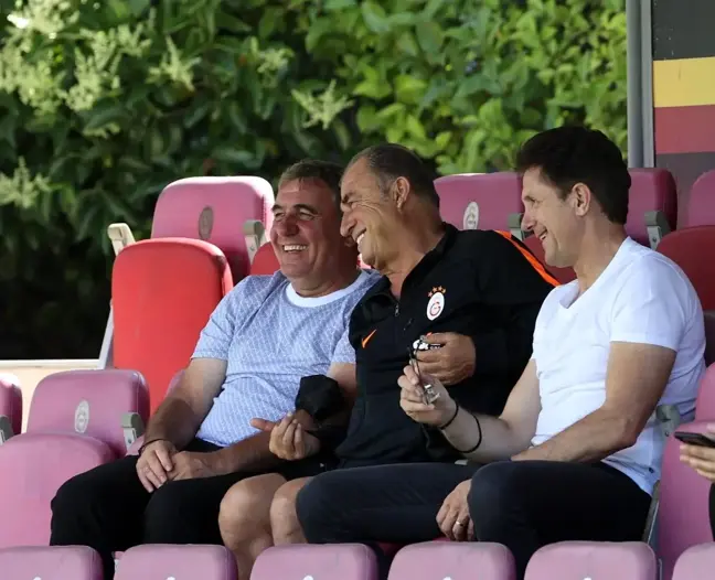 Hagi ve Popescu'dan Galatasaray'a ziyaret