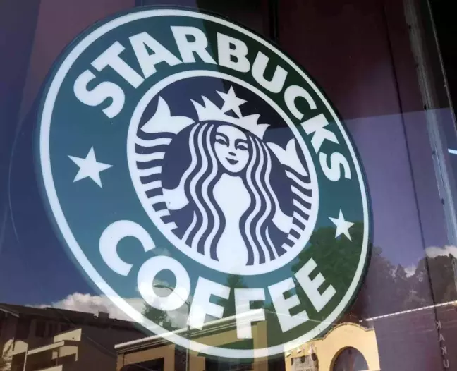 Starbucks ve Mcdonald's Rusya'daki faaliyetlerini askıya aldı