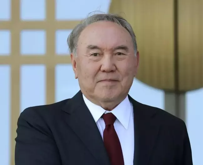 Kazakistan Cumhurbaşkanı Nazarbayev İstifa Öncesi Putin'i Aradı