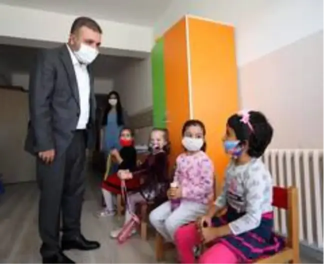Başkan Ercan öğrencilerin okul heyecanına ortak oldu