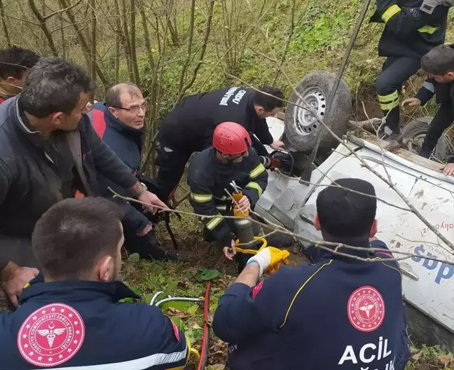 Ordu'da Kamyonet Uçuruma Devrildi: 3 Yaralı