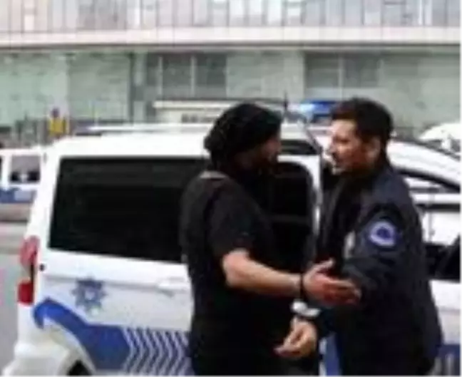 Arkadaşları yakalanan gaspçı teslim oldu