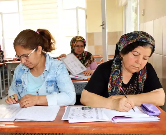 Okuma Yazmayı Asmek'te Öğreniyorlar