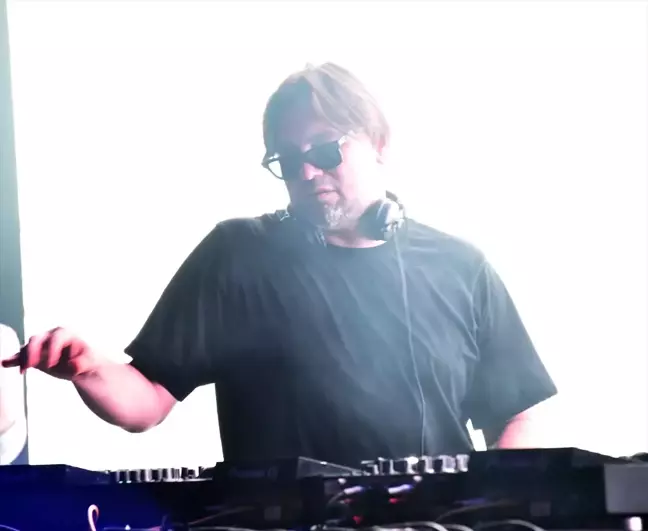 Düzce Belediyesi tarafından düzenlenen Dünya Düzce Günleri'nde Motive ve DJ Uğur sahne aldı