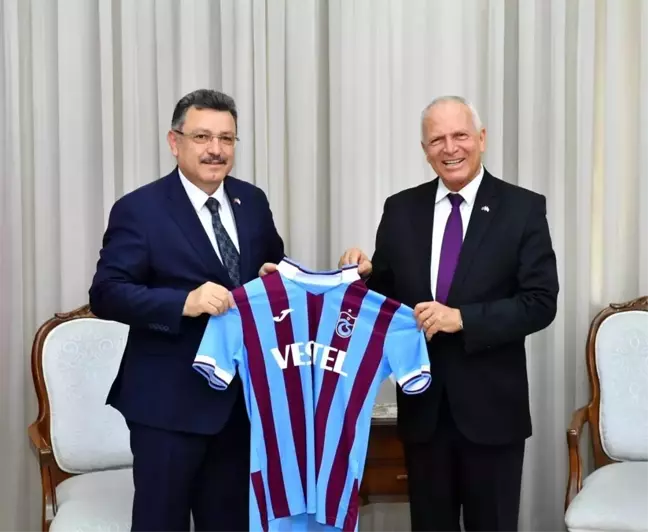 Ortahisar Belediye Başkanı KKTC'de ziyaretlerde bulundu