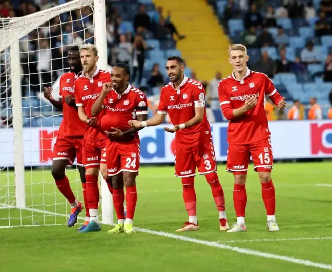 Adana Demirspor, Sivasspor'a 4-2 Mağlup Oldu