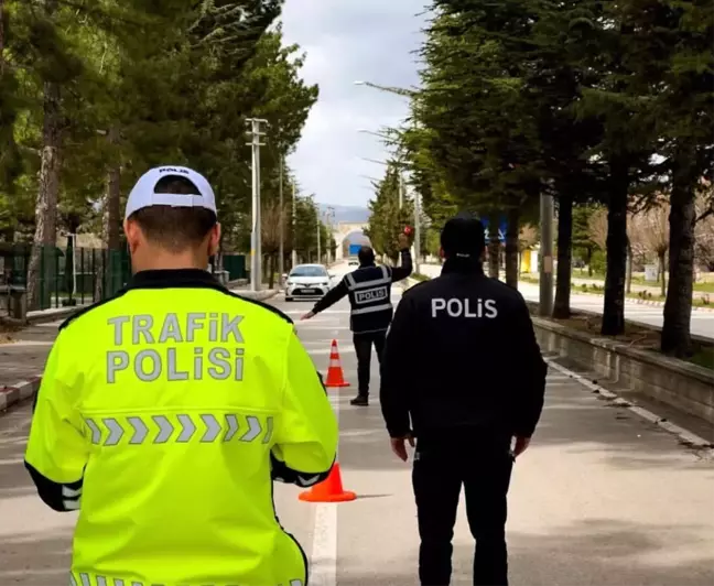 Isparta'da Denetimlerde 40 Aranan Kişi Yakalandı