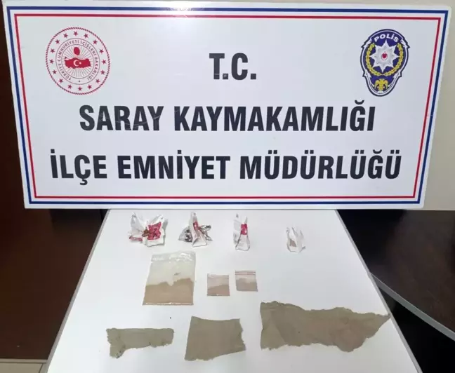 Tekirdağ'da Uyuşturucu Operasyonu: 19 Gram Eroin ve Peçeteye Emdirilmiş Uyuşturucu Ele Geçirildi
