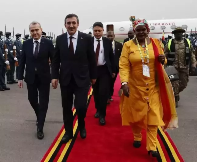Cevdet Yılmaz, Uganda Başbakanı ve Türk Toplumu Temsilcileri ile Görüştü