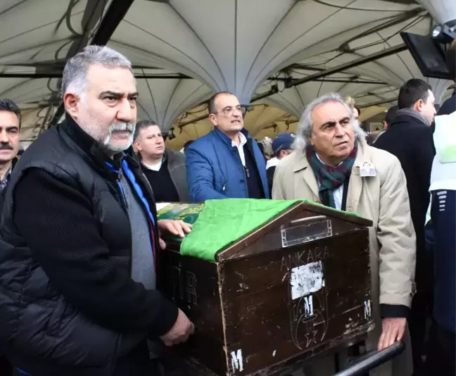 Hüseyin Avni Aker'in Kızı Türkan Aker Köseoğlu Son Yolculuğuna Uğurlandı