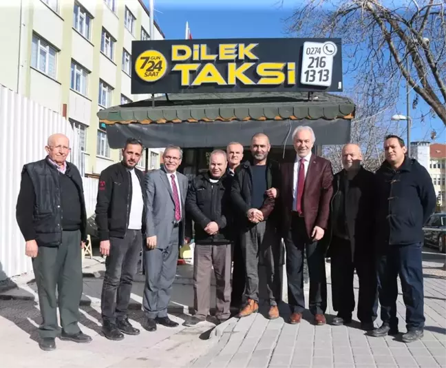 Başkan Saraçoğlu'ndan Taksi Durağına Ziyaret