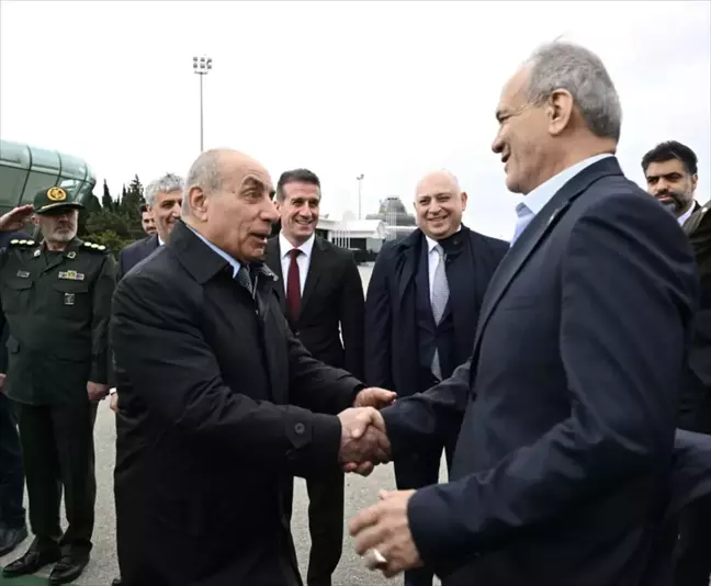 İran Cumhurbaşkanı Pezeşkiyan Azerbaycan'a Resmi Ziyarette Bulundu