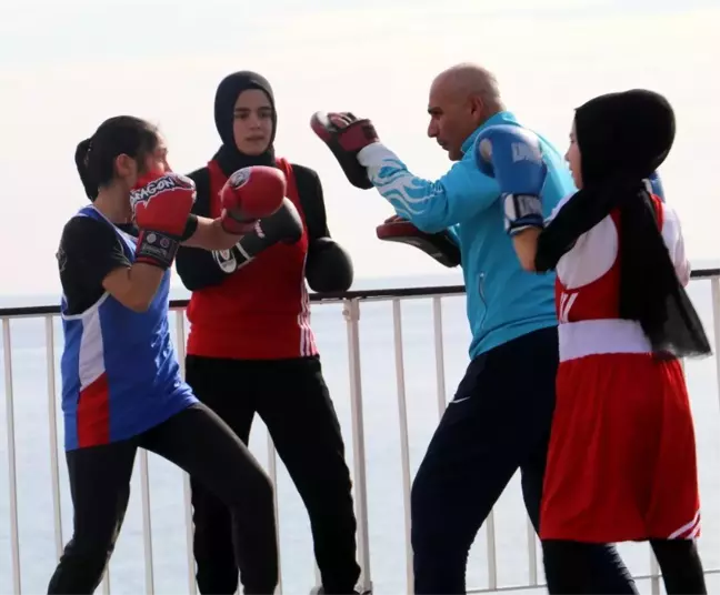 Demir Lady'ler Türkiye şampiyonasına hazırlanıyor